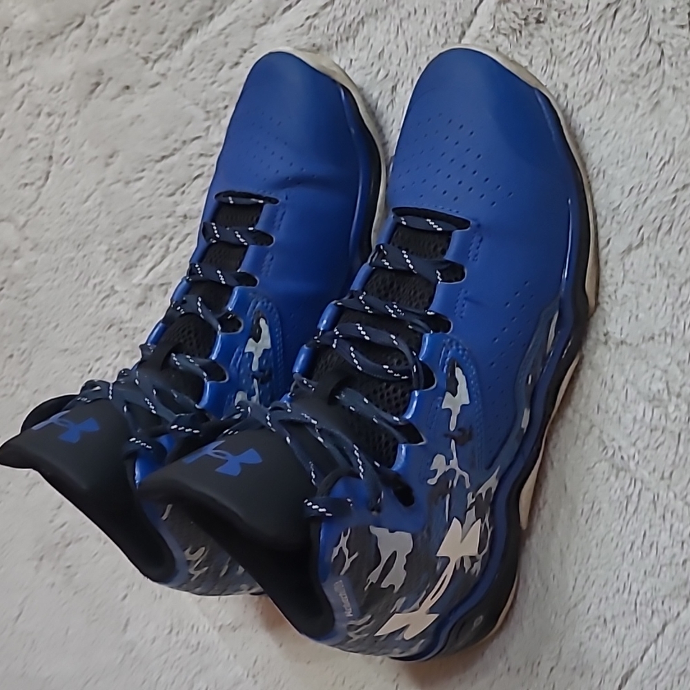 Under Armour micro g basketball shoes Size 9.5